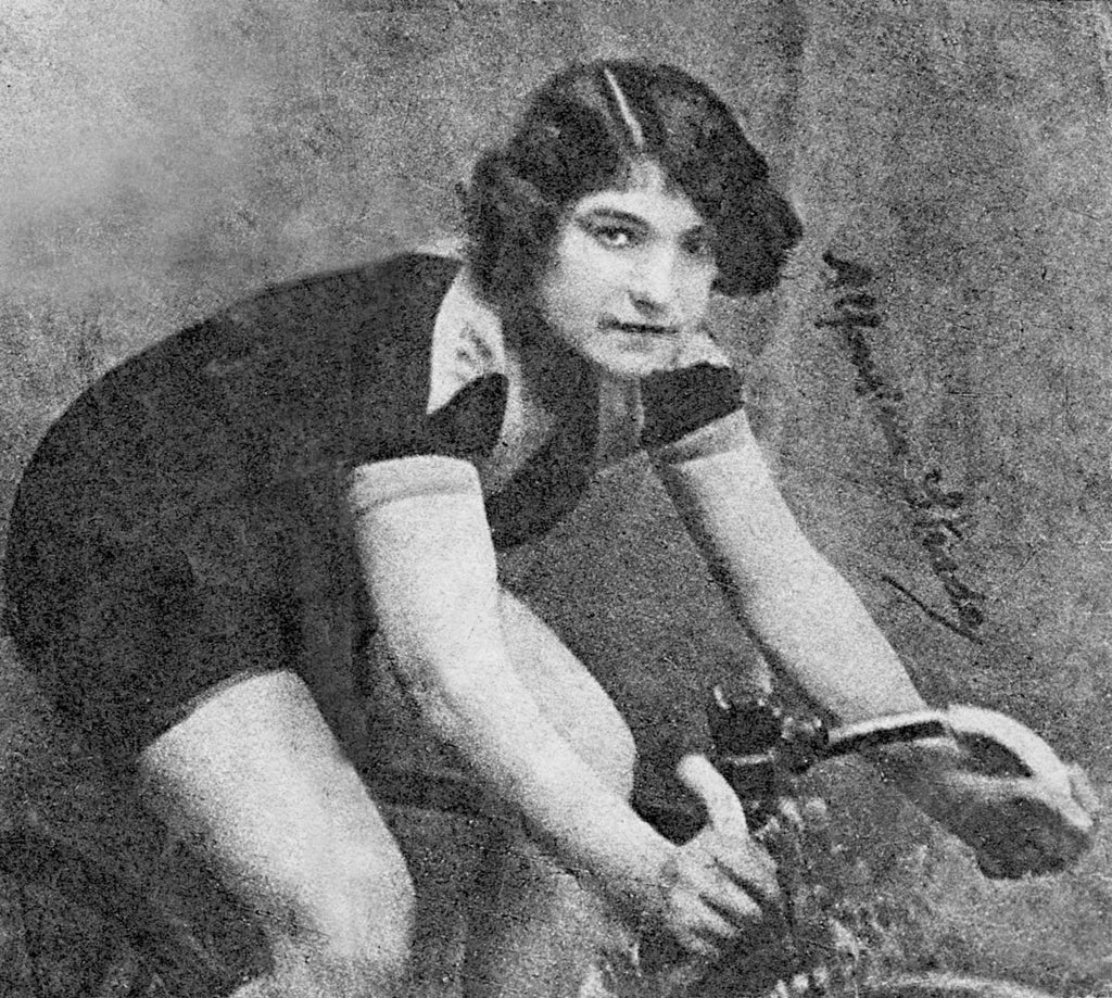 Alfonsina Strada prima donna a correre il giro d'Italia