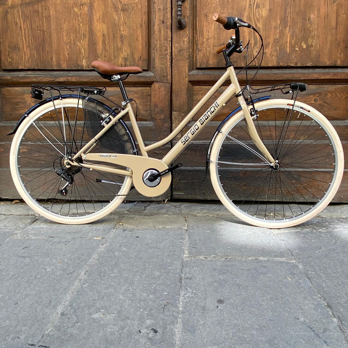 Vintage City Bike Bianchi Donna Citybike Donna 26 City Bike - Main Image