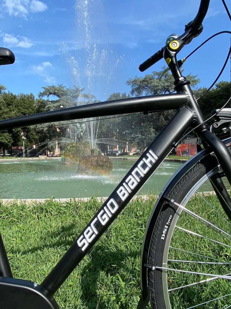 Bici da uomo da regalare a Natale, combinazione di comfort, design e libertà per chi ama pedalare.