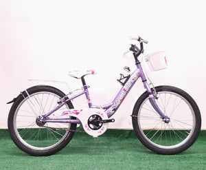 Bici bambina con ruota 20" dotata di cestino, luci a led, paracatena,parafanghi,portapacchi e borraccia
